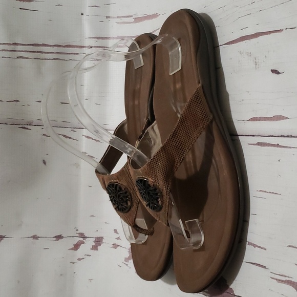 Obeo brown T-strap thong embellish sandals size 12 narrow - Picture 4 of 7